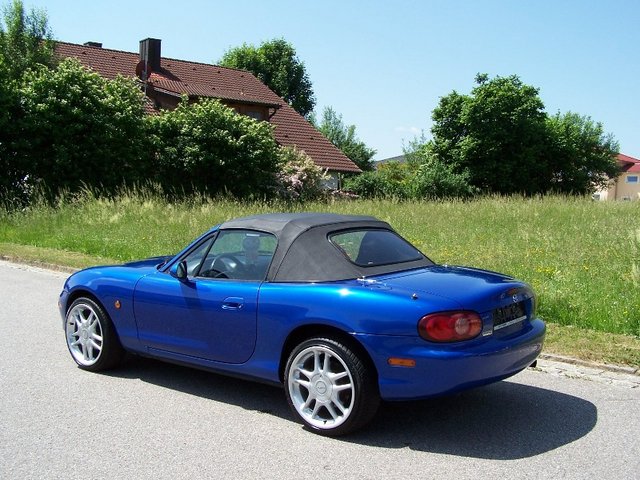 Mazda MX 5  004.JPG