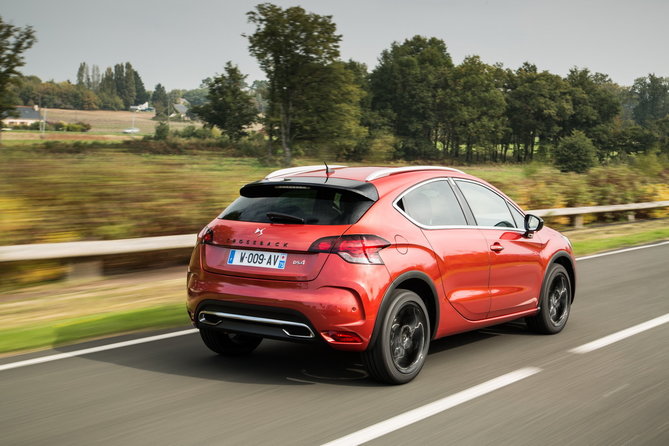 citroen-ds4-crossback-2015-orange-sport-chic-13.jpg