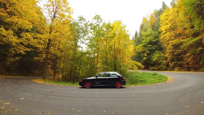 DARO MAZDA 323.jpg
