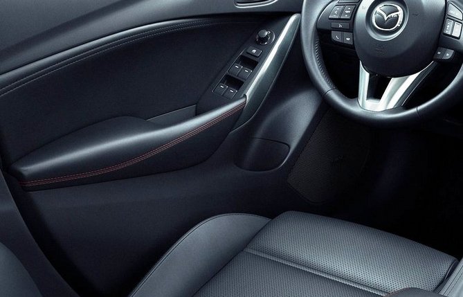 Mazda-6_kieszen.jpg