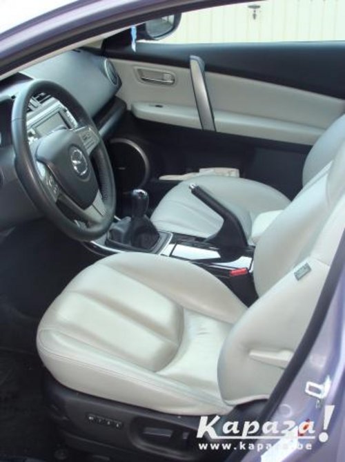 mazda6 biale uchwyty.jpg