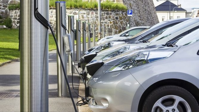 leaf-range-charging-carwings-system_jpg_ximg_l_8_m_smart.jpg