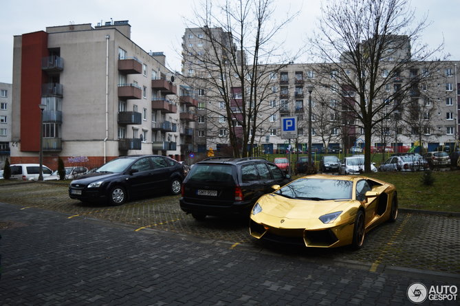 lamborghini-aventador-lp700-4-roadster-c881224122016141705_7.jpg