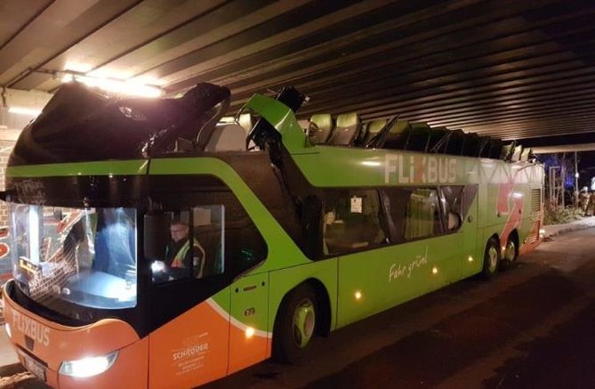 20171207120824flixbusdach1BerlinerFeuerwehr.jpg_678-443.jpg