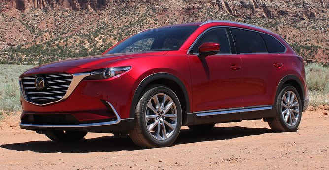 1920px-2018_mazda_cx-9_grand_canyon_road_trip_(cropped).jpg