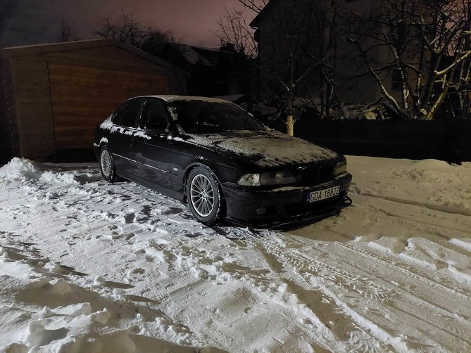 snowBMW.jpg