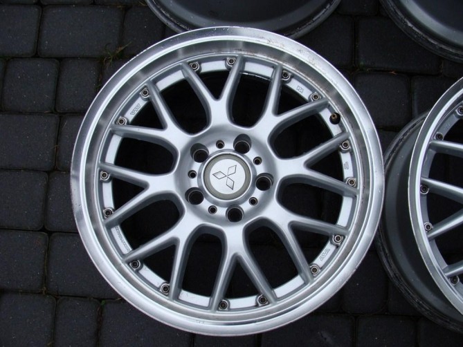3741153442_3.jpg