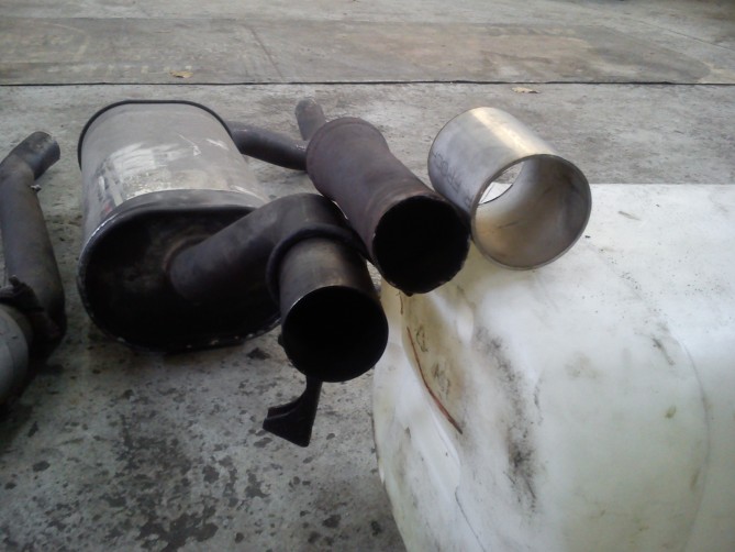Mazda 3 sport exhaust (15).jpg