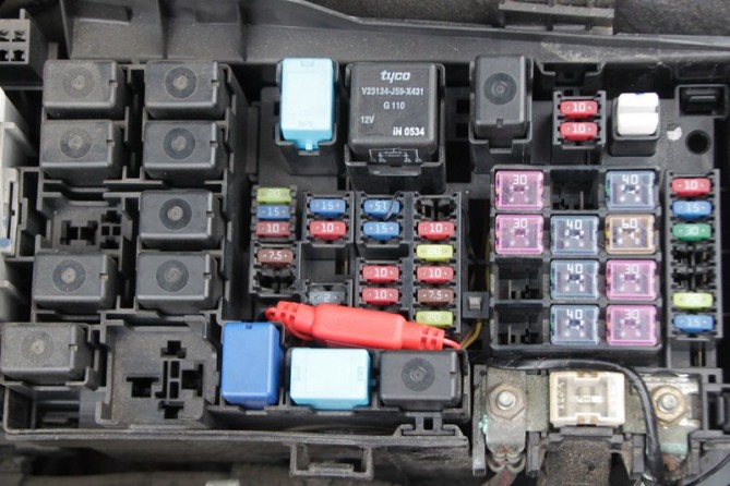 pstryczek_elektryczek_NIEBO!_small.jpg