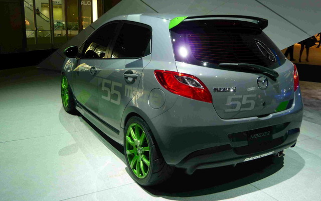 036006_2011_Mazda_Mazda2.jpg