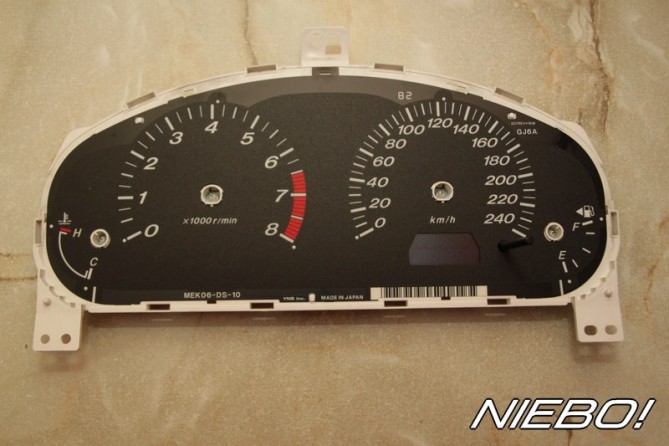 4_zmiana_podświetlania_zegarów_MAZDA6_by_NIEBO!_po_wskazówkach_small.JPG