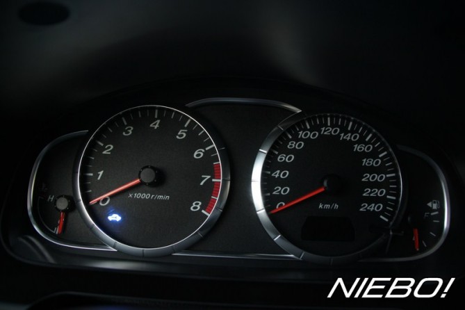 27_zmiana_podświetlania_zegarów_MAZDA6_by_NIEBO!_small.JPG