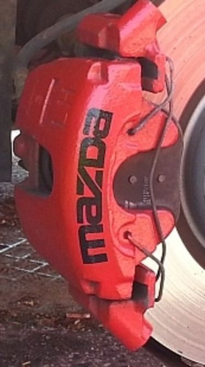 napis-mazda-zacisk.jpg