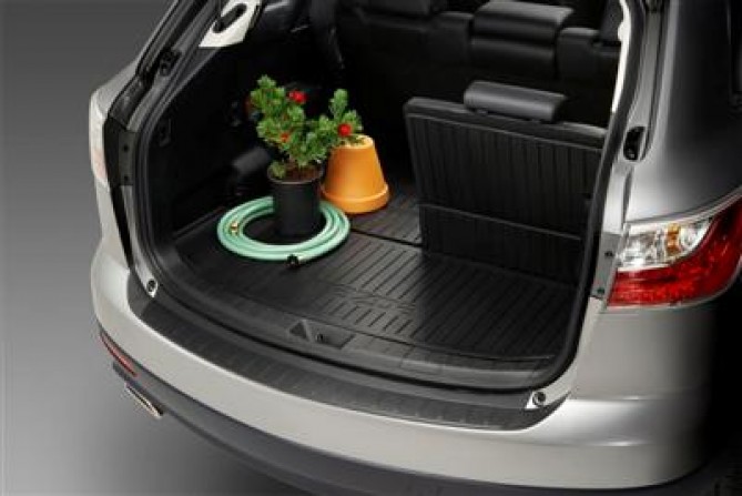 10_CX9_CargoTray.jpg