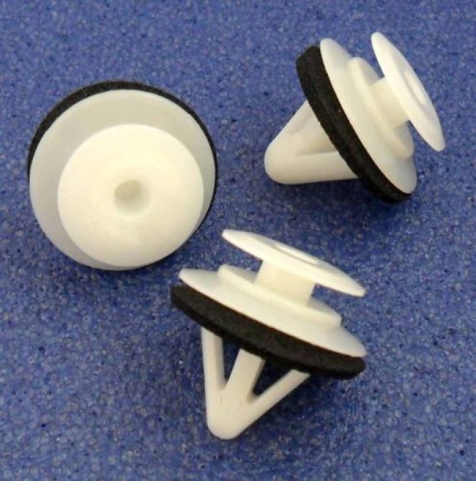 side skirts plastik trim clips.JPG