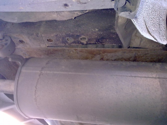 Mazda 626 GF podłużnica.jpg