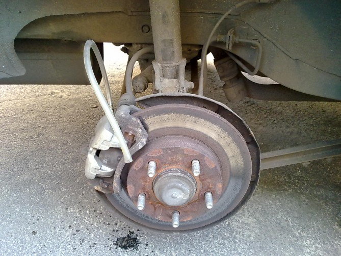 Mazda 626 GF ham. tył.jpg