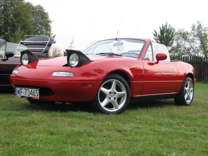 5eedf2009930fd71.jpg