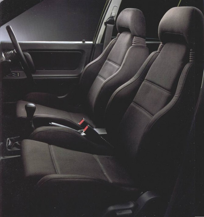 mazda 2.jpg