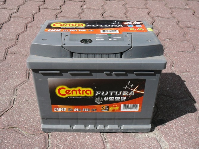 akumulator-centra-futura-64ah-640a-p_0_b.jpg