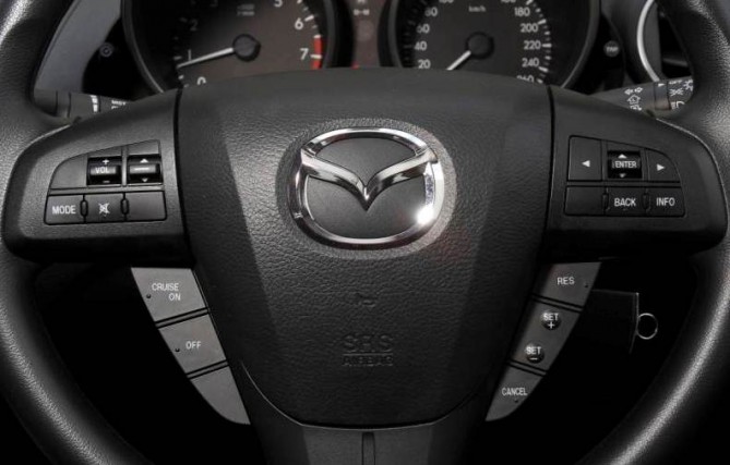 2010_mazda3_neo_road_test_review_australia_17-4ca0382d3218f.jpg