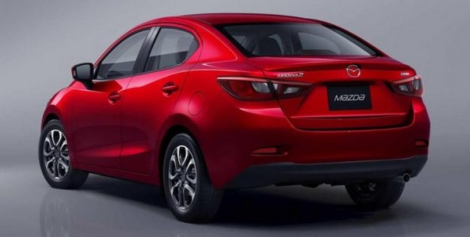 mazda2-tyl.jpg