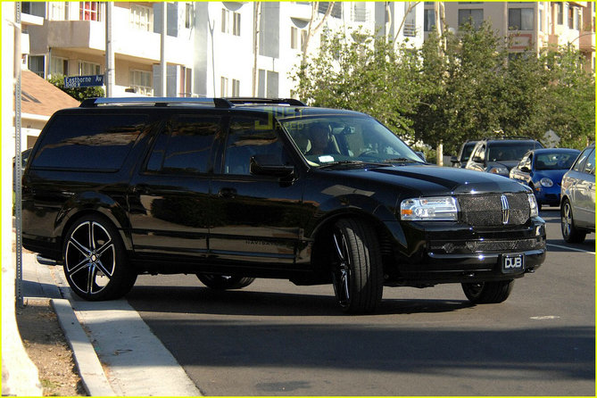 david-beckham-lincoln-navigator-04.jpg