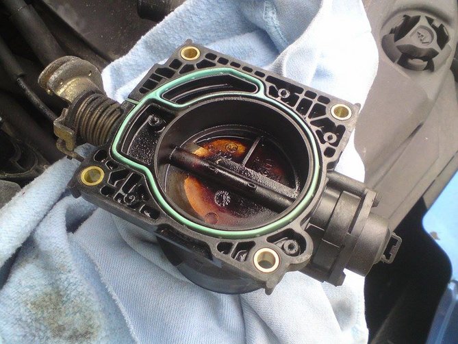mazda przepustnica 2.jpg