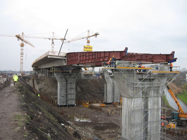 tn_WA-458_widok_na_awanbek_i_trzy_wysuniete_segmenty_nitki_lewej.jpg